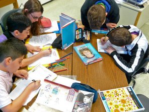 Lerngruppen an der Gesamtschule graduation-2038866_1920.jpg