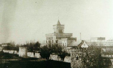 E_E 1875.jpg