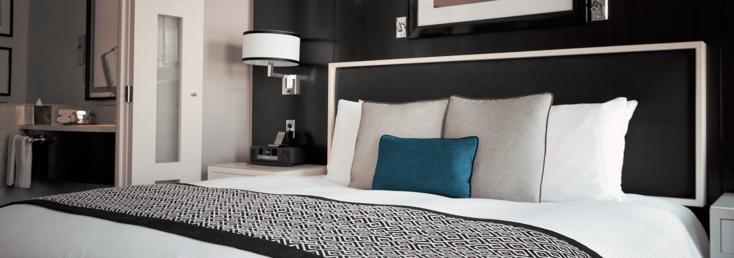 Hotelzimmer hotel-room-1447201_1920.jpg